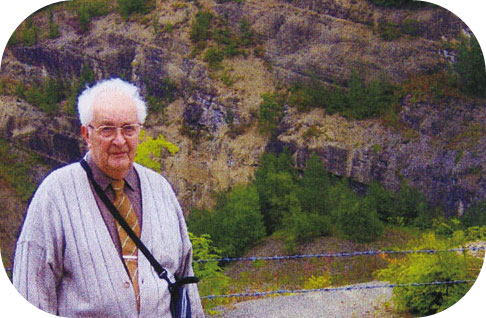 Mr.Lockyer visiting Whitman's Hill in 2006